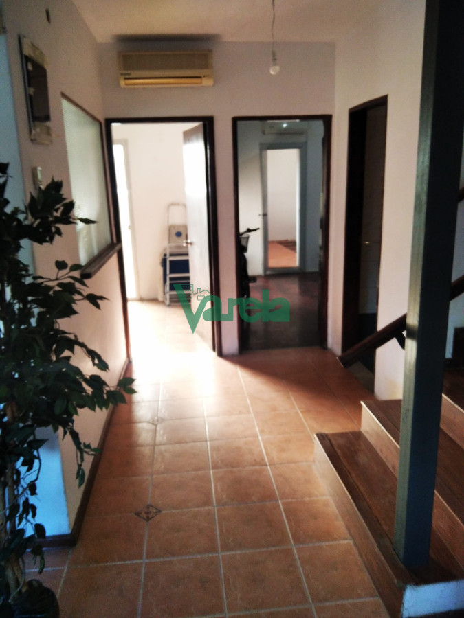Casa ID.22662 - Venta casa Punta Gorda, 3 dorm, servicio, estar 2 baños, 2 garajes, padrón único muy cerca del mar
