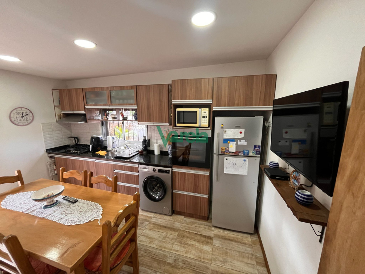 Casa ID.23074 - Casa en venta en Lagomar de 2 dormitorios, mas apto de 3 dorm