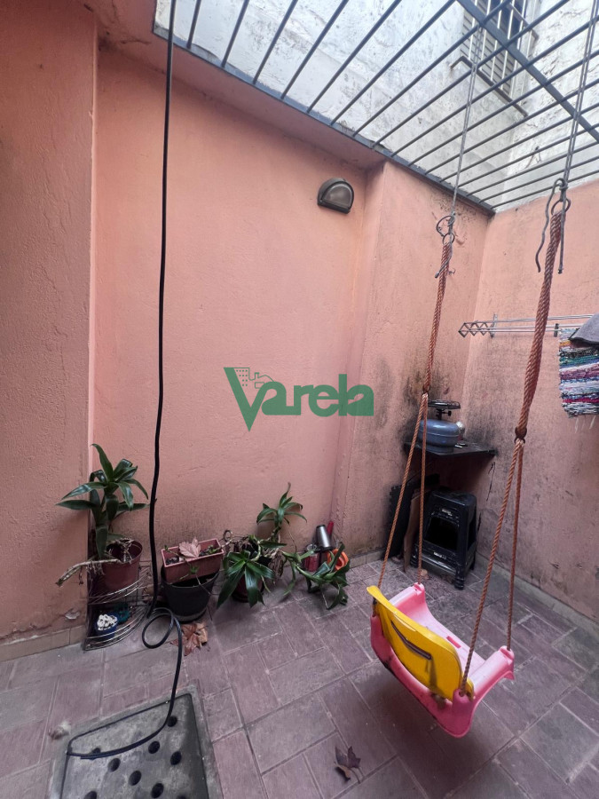 Casa ID.22232 - Venta de casa 3 dorm mas apto de 3 dorm, barrio Palermo, ideal renta, con gge x 2