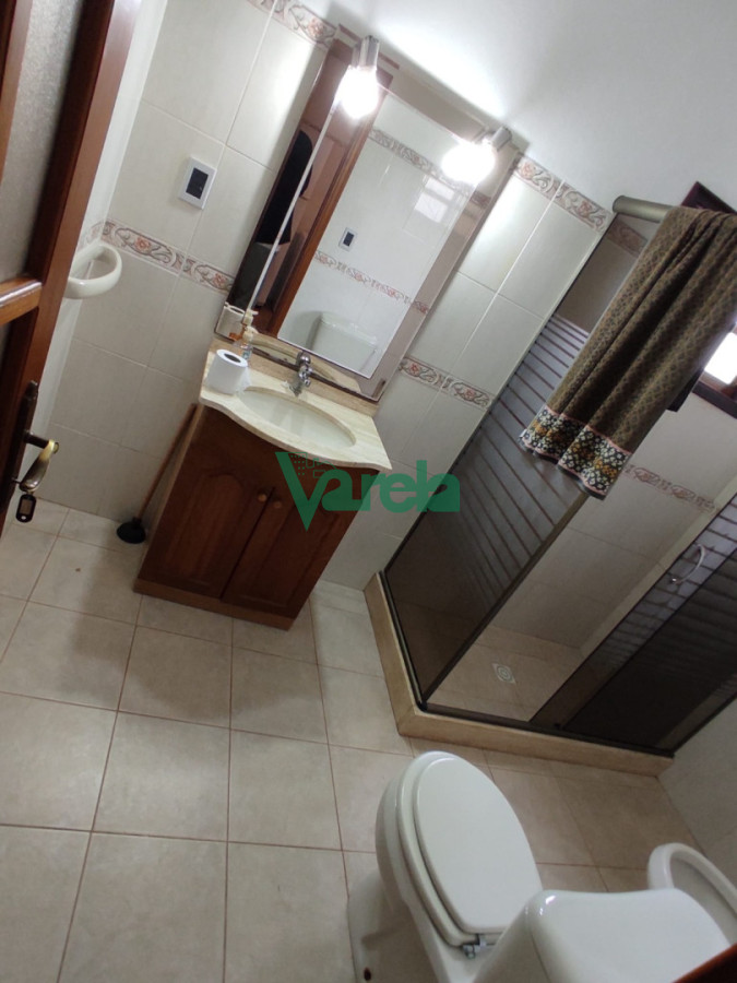 Casa ID.22829 - Venta de casa de 4 dormitorios 2 baños en Bello Horizonte con piscina