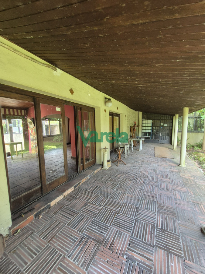 Casa ID.22586 - Venta residencia en La Blanqueada Carrasquito, 4 dormitorios, fondo