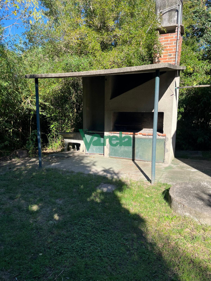 Casa ID.22178 - Casa en venta Salinas sur, proxima al Centro, cochera y fondo c/parrillero techado