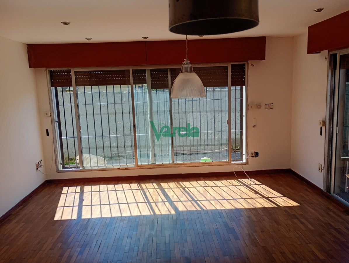 Casa ID.23170 - Venta Casa Carrasco norte, 6 dormitorios, 5baños, en 2 plantas 