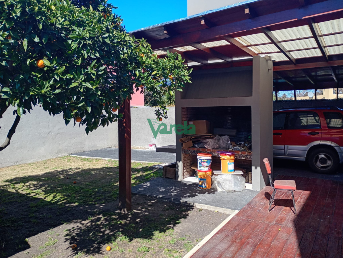 Casa ID.23170 - Venta Casa Carrasco norte, 6 dormitorios, 5baños, en 2 plantas 