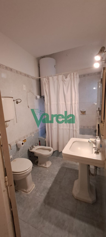 Casa ID.21886 - Casa en venta Centro Altantida, a metros playa, 4 dorm, 4 baños