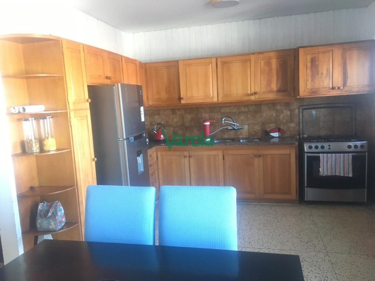 Casa ID.21968 - Venta, casa Punta Gorda, 4 dorm,3 baños,garaje, parrillero