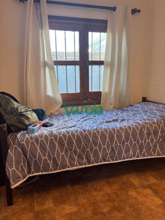 Casa ID.23007 - Casa en alquiler en Lagomar Sur de 4 dormitorios y 2 baños