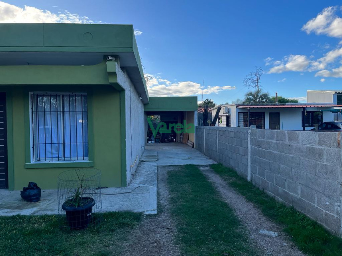 Casa ID.21796 - Venta de casa en Marindia de 2 dorm, estufa a leña, más negocio
