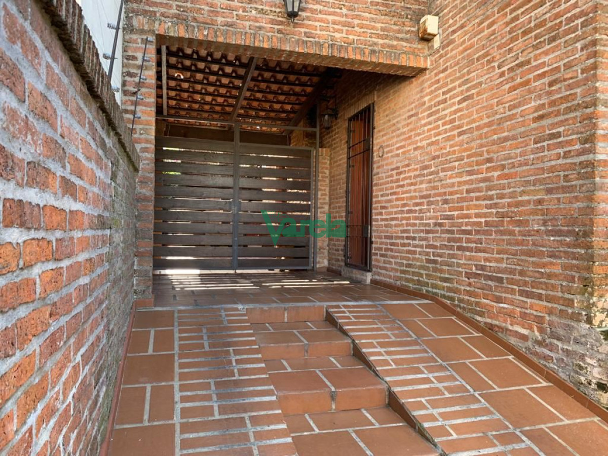 Casa ID.21721 - Venta de casa, Pando, 3 dormitorios, a pocas cuadras del centro de Pando. Excelente estado