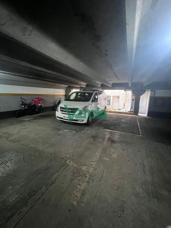 Cochera ID.22546 - Venta Cocheras Lugar Fijo Cordon Sobre Colonia En Párking Renta