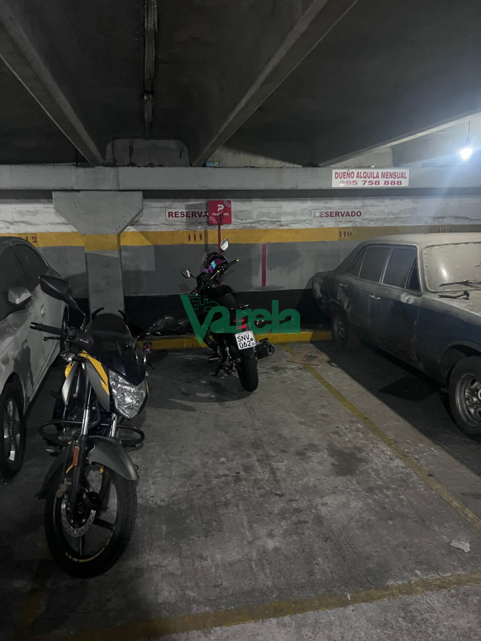 Cochera ID.22546 - Venta Cocheras Lugar Fijo Cordon Sobre Colonia En Párking Renta