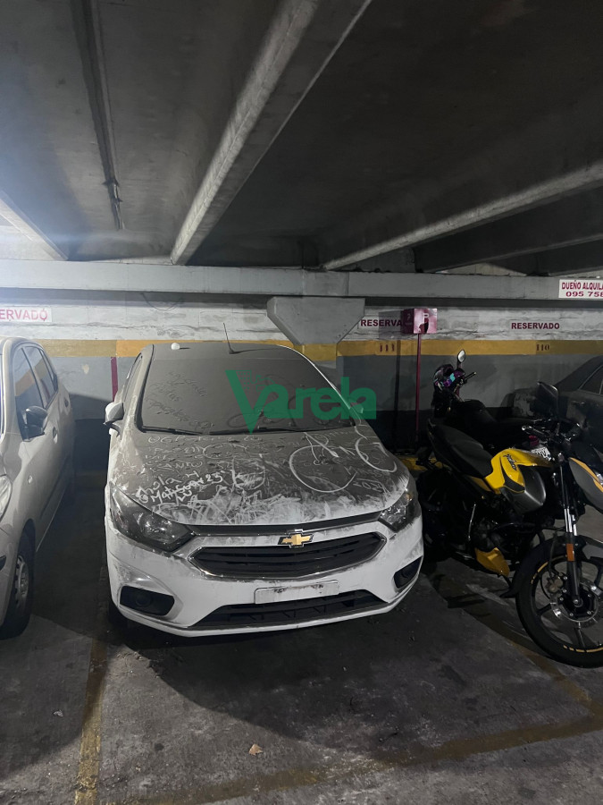 Cochera ID.22546 - Venta Cocheras Lugar Fijo Cordon Sobre Colonia En Párking Renta