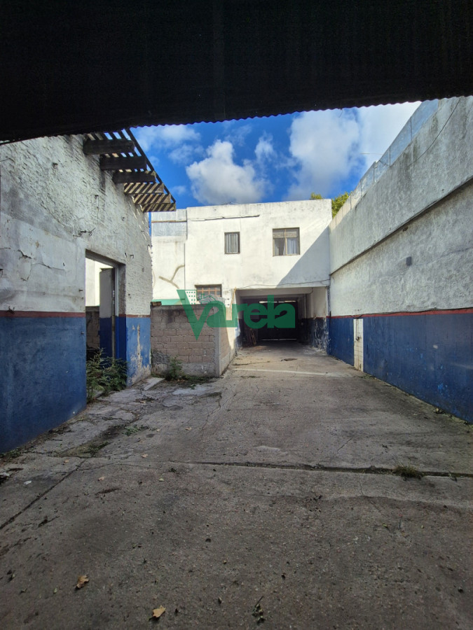 Galpón ID.23006 - Venta de galpon ideal deposito La Comercial