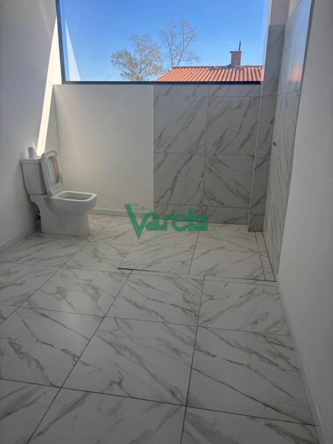 Galpón ID.23050 - Galpón sobre Ruta 102, excelente estado