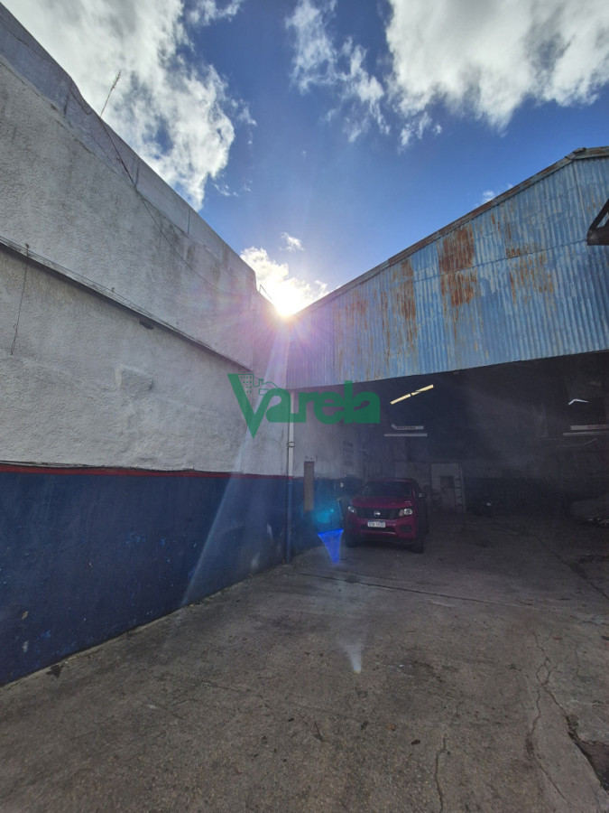 Galpón ID.23006 - Venta de galpon ideal deposito La Comercial