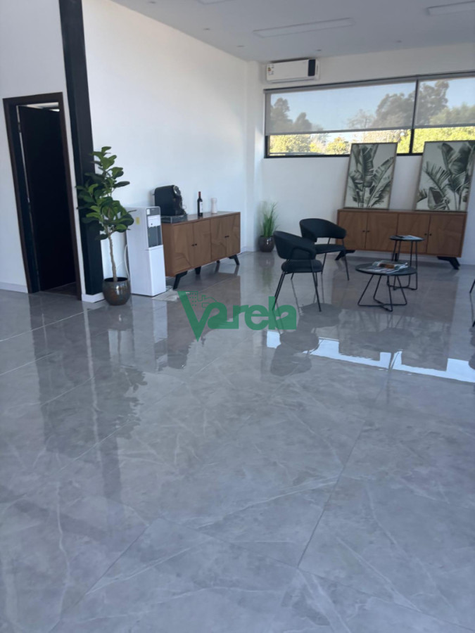 Galpón ID.23050 - Galpón sobre Ruta 102, excelente estado