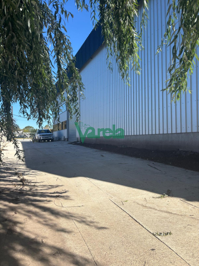 Galpón ID.23050 - Galpón sobre Ruta 102, excelente estado