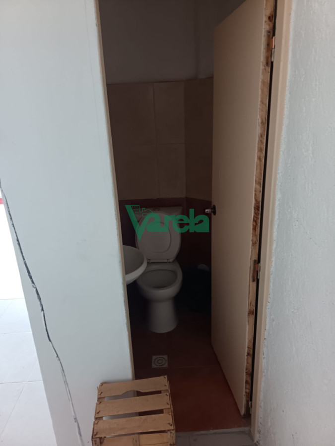 Local Comercial ID.23156 - Alquier local Pocitos Nuevo sobre Rivera a mts Mvd Shopping