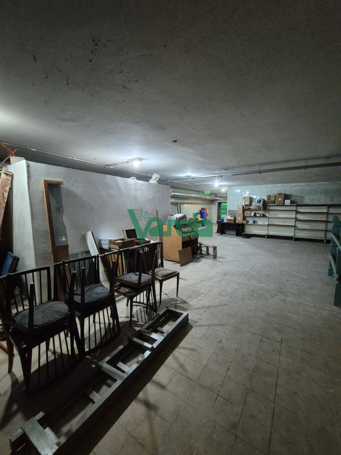 Local Comercial ID.22545 - Venta local en 3 plantas 700 mts2, Agraciada esq San Fruscuoso