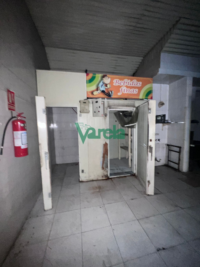Local Comercial ID.22208 - venta local comercial con deposito y oficina sobre agraciada prado 