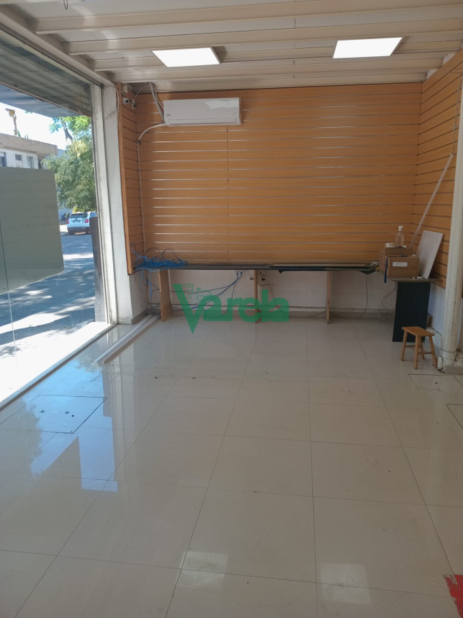 Local Comercial ID.22844 - Local comercial en alquiler casi Arenal Grande, La Comercial