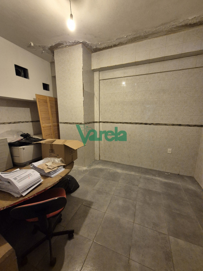 Local Comercial ID.22545 - Venta local en 3 plantas 700 mts2, Agraciada esq San Fruscuoso
