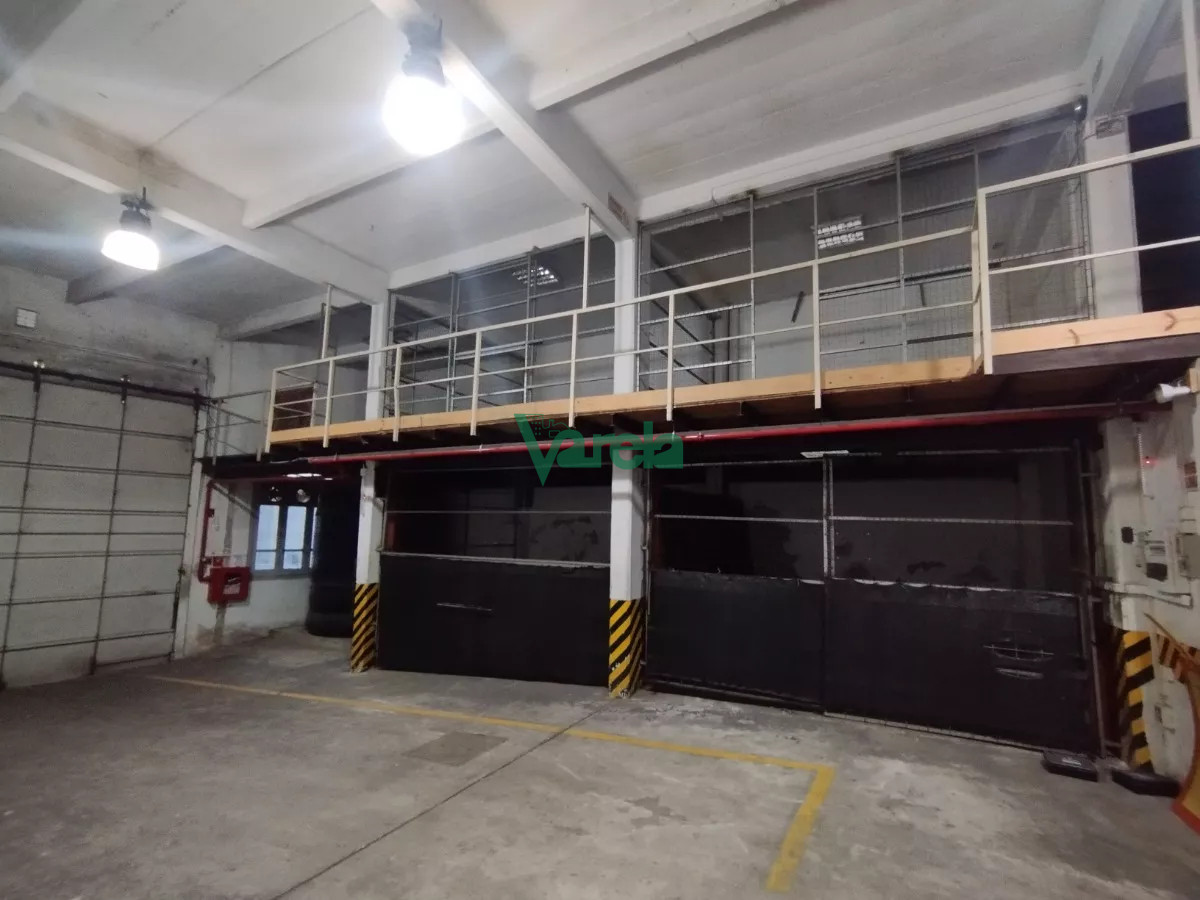 Local Comercial ID.22449 - Local en alquiler Cordon 3 plantas, gran deposito o varios rubros