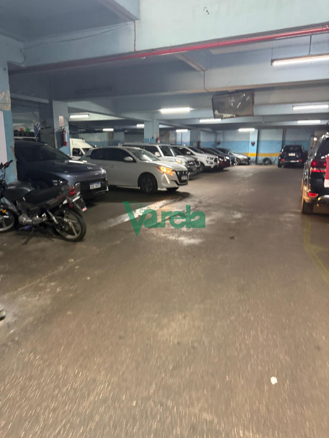Local Comercial ID.22817 - Venta Parking Emblematico Centro 100 autos