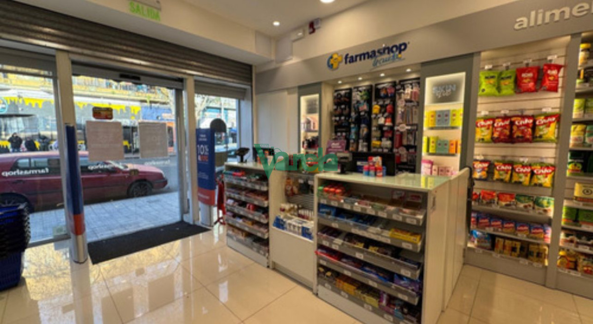 Local Comercial ID.22782 - Venta Local Comercial Con renta Con Farmashop Aguada