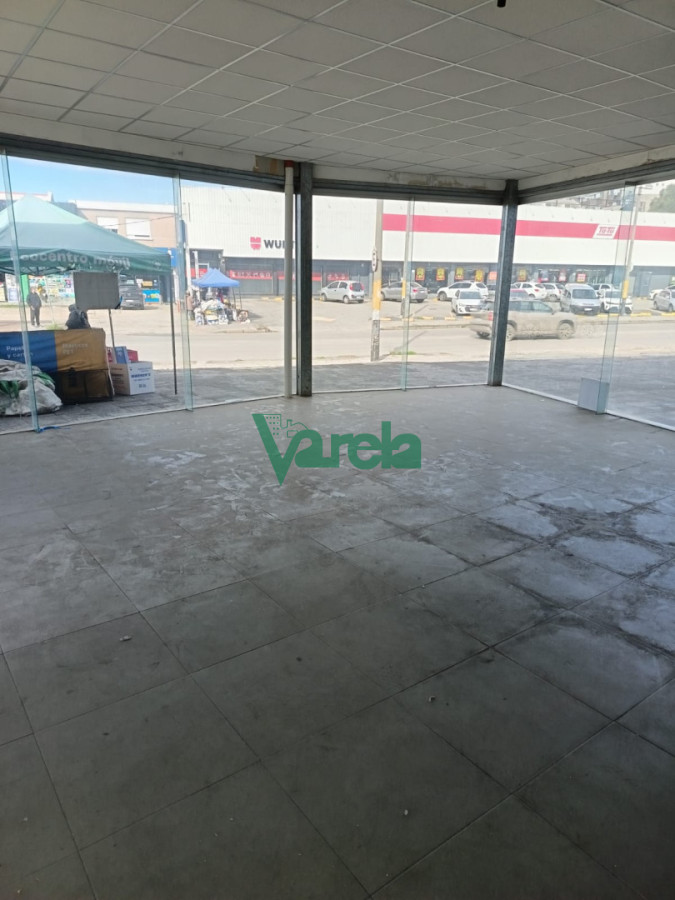 Local Comercial ID.23121 - Local comercial, alquiler Camino Carrasco, esquina, Malvin Norte