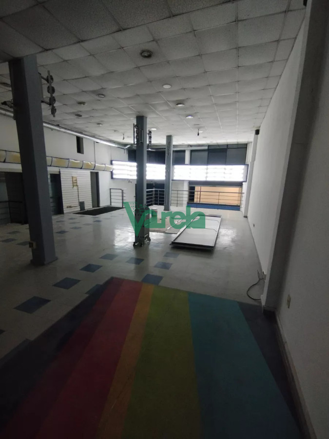 Local Comercial ID.22449 - Local en alquiler Cordon 3 plantas, gran deposito o varios rubros