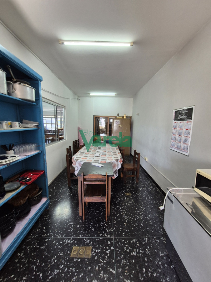Local Comercial ID.22545 - Venta local en 3 plantas 700 mts2, Agraciada esq San Fruscuoso