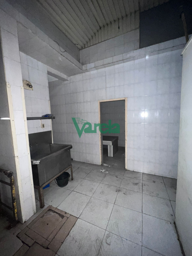 Local Comercial ID.22208 - venta local comercial con deposito y oficina sobre agraciada prado 