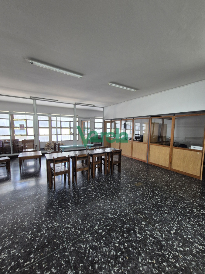 Local Comercial ID.22545 - Venta local en 3 plantas 700 mts2, Agraciada esq San Fruscuoso