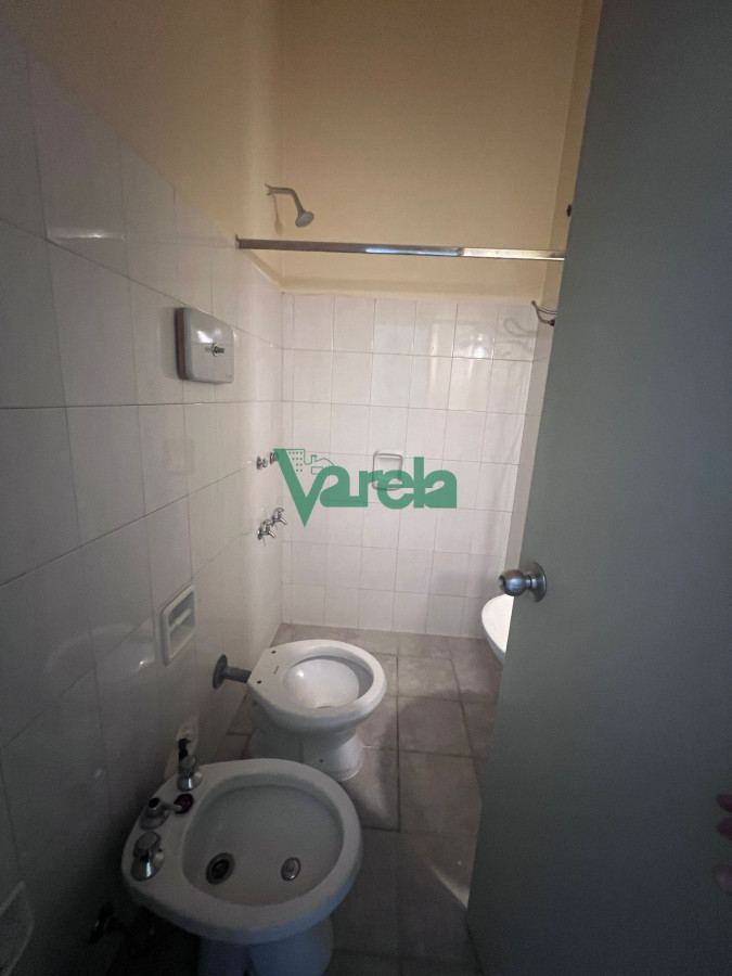 Local Comercial ID.22526 - Venta Local Comercial Con Baño Ideal Renta o Negocio Ciudad Vieja