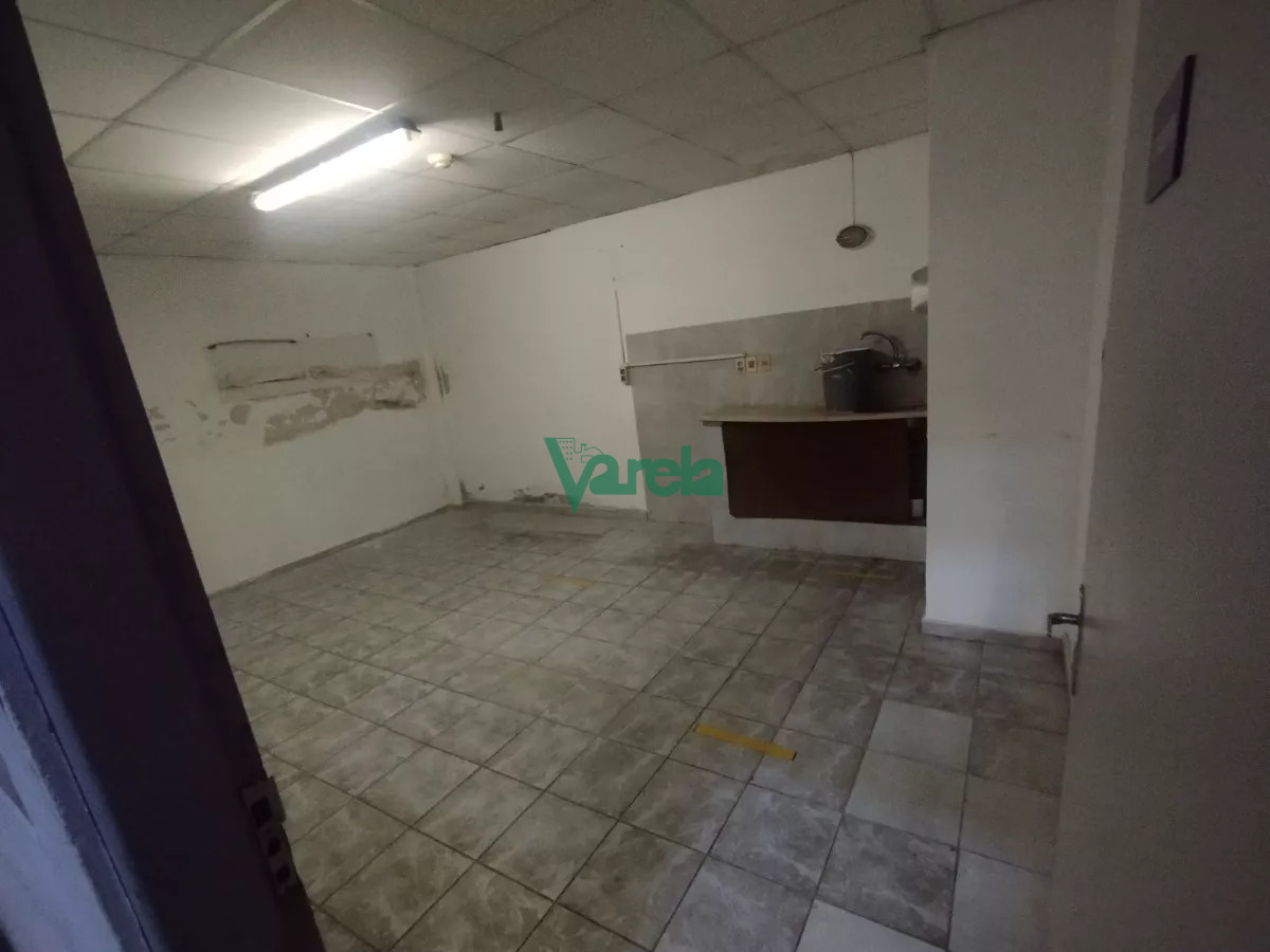 Local Comercial ID.22449 - Local en alquiler Cordon 3 plantas, gran deposito o varios rubros