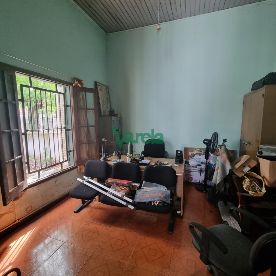 Local Comercial ID.22018 - Venta de galpon con casa de 2 dorm Camino Maldonado a metros
