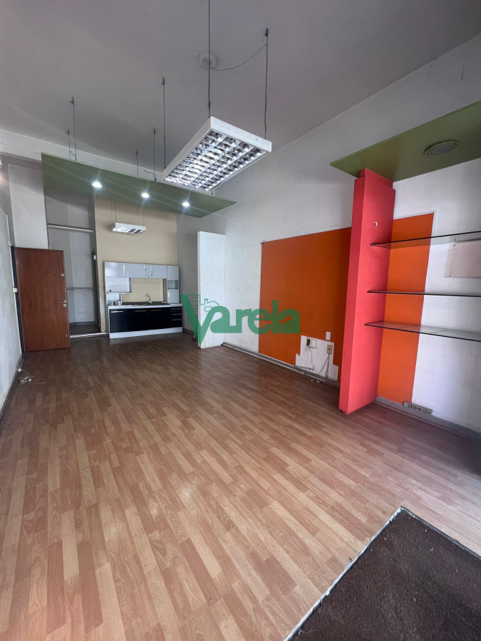 Local Comercial ID.22526 - Venta Local Comercial Con Baño Ideal Renta o Negocio Ciudad Vieja