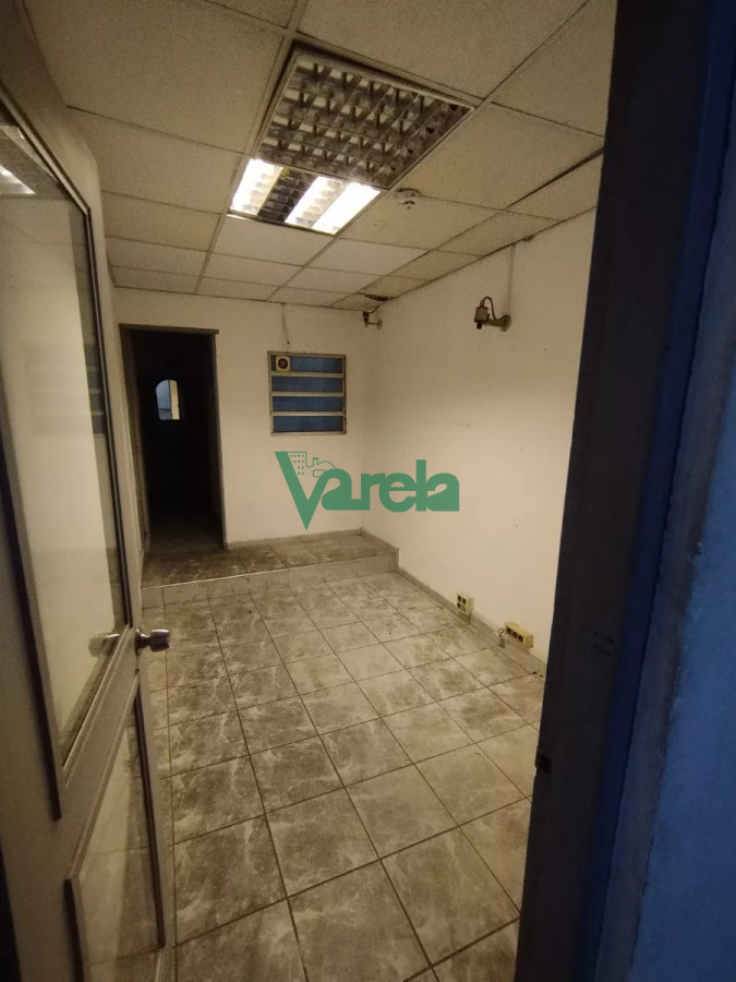 Local Comercial ID.22449 - Local en alquiler Cordon 3 plantas, gran deposito o varios rubros