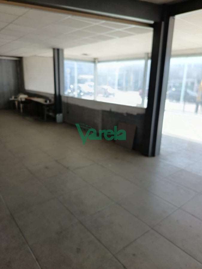 Local Comercial ID.23121 - Local comercial, alquiler Camino Carrasco, esquina, Malvin Norte