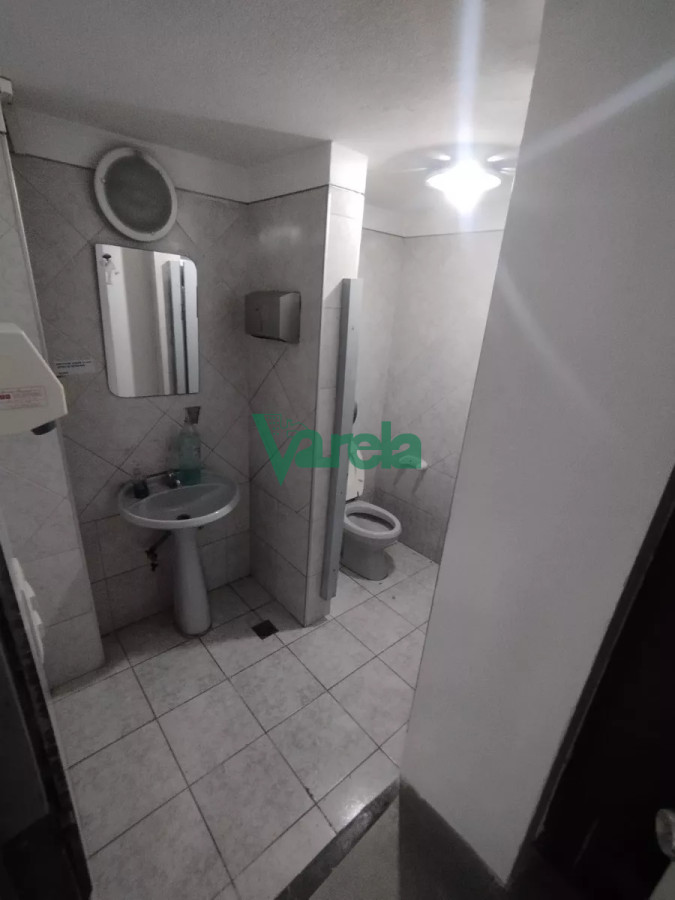 Local Comercial ID.22449 - Local en alquiler Cordon 3 plantas, gran deposito o varios rubros