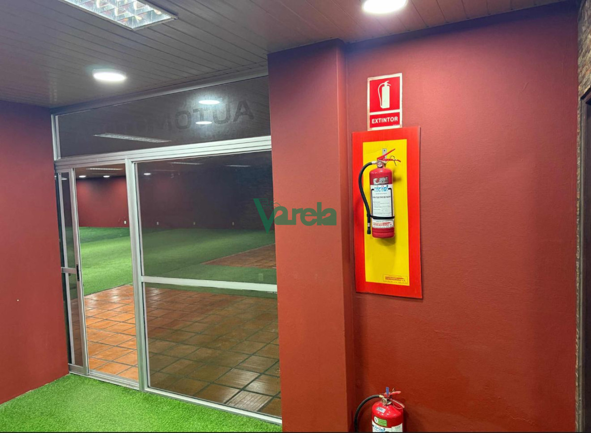 Local Comercial ID.22791 - Alquiler Local Comercial Sobre Cesar Mayo Gutierrez Imperdible