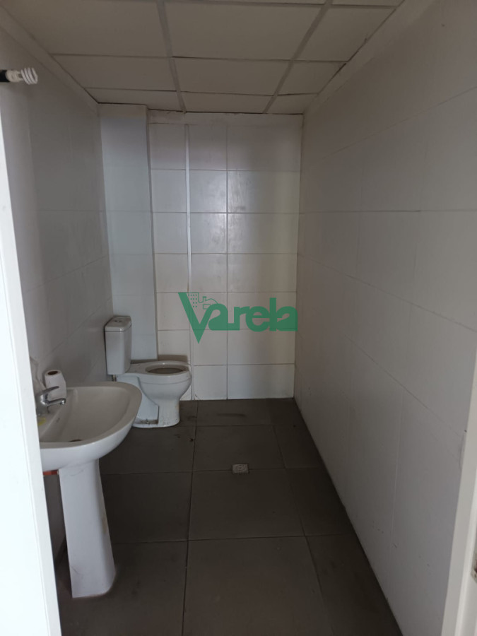 Local Comercial ID.23121 - Local comercial, alquiler Camino Carrasco, esquina, Malvin Norte