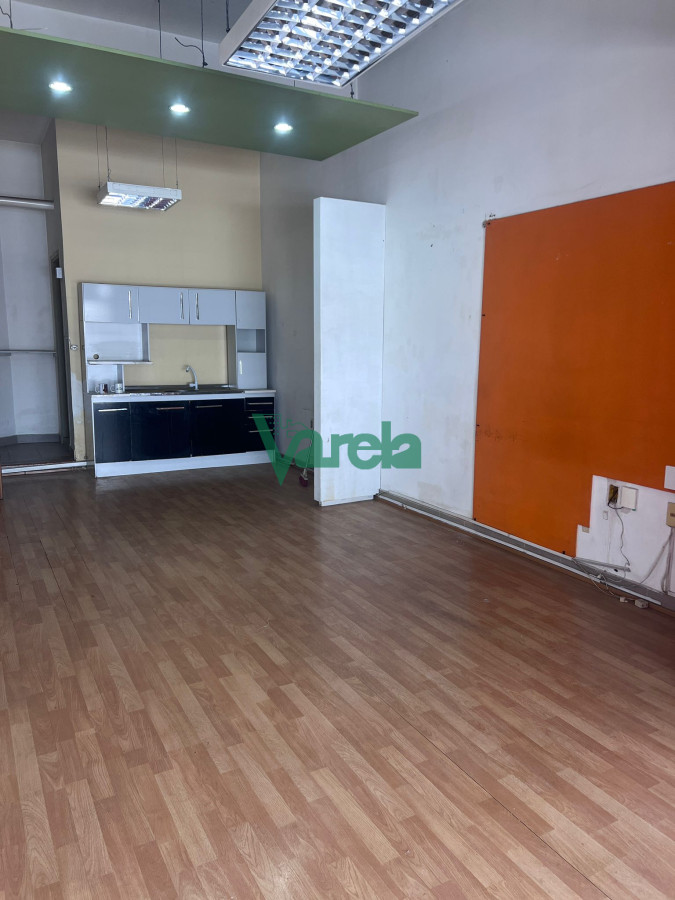 Local Comercial ID.22526 - Venta Local Comercial Con Baño Ideal Renta o Negocio Ciudad Vieja