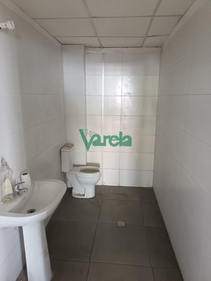 Local Comercial ID.23121 - Local comercial, alquiler Camino Carrasco, esquina, Malvin Norte