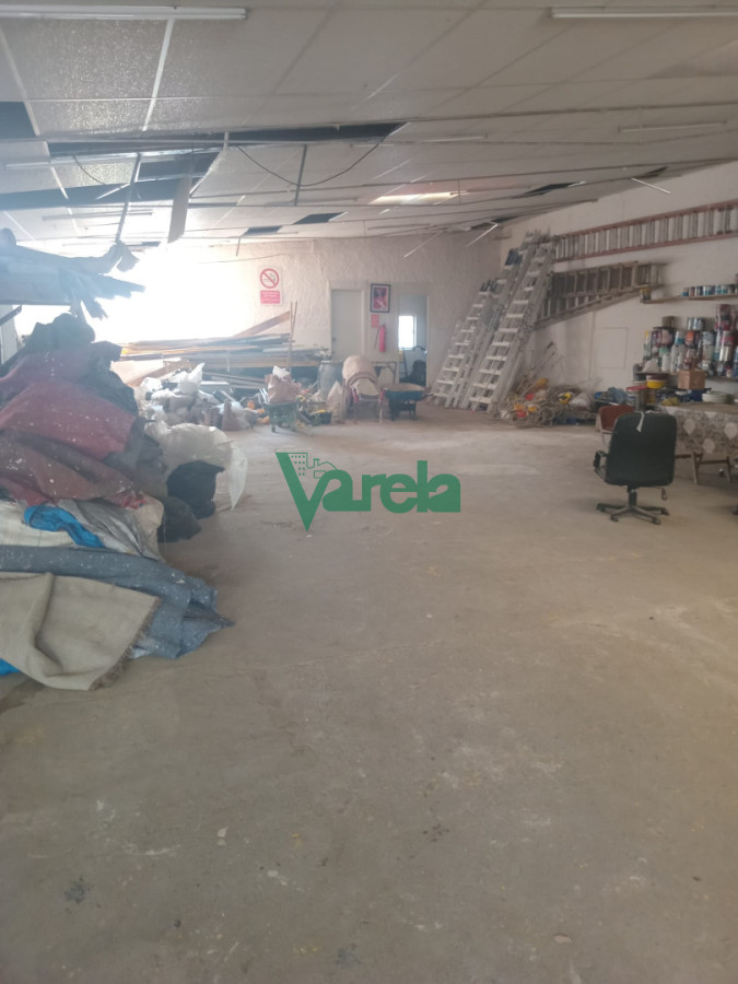 Local Comercial ID.22920 - Galpon en venta con amplio terreno y muy buen punto