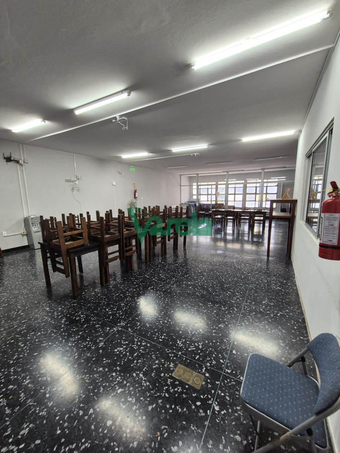 Local Comercial ID.22545 - Venta local en 3 plantas 700 mts2, Agraciada esq San Fruscuoso