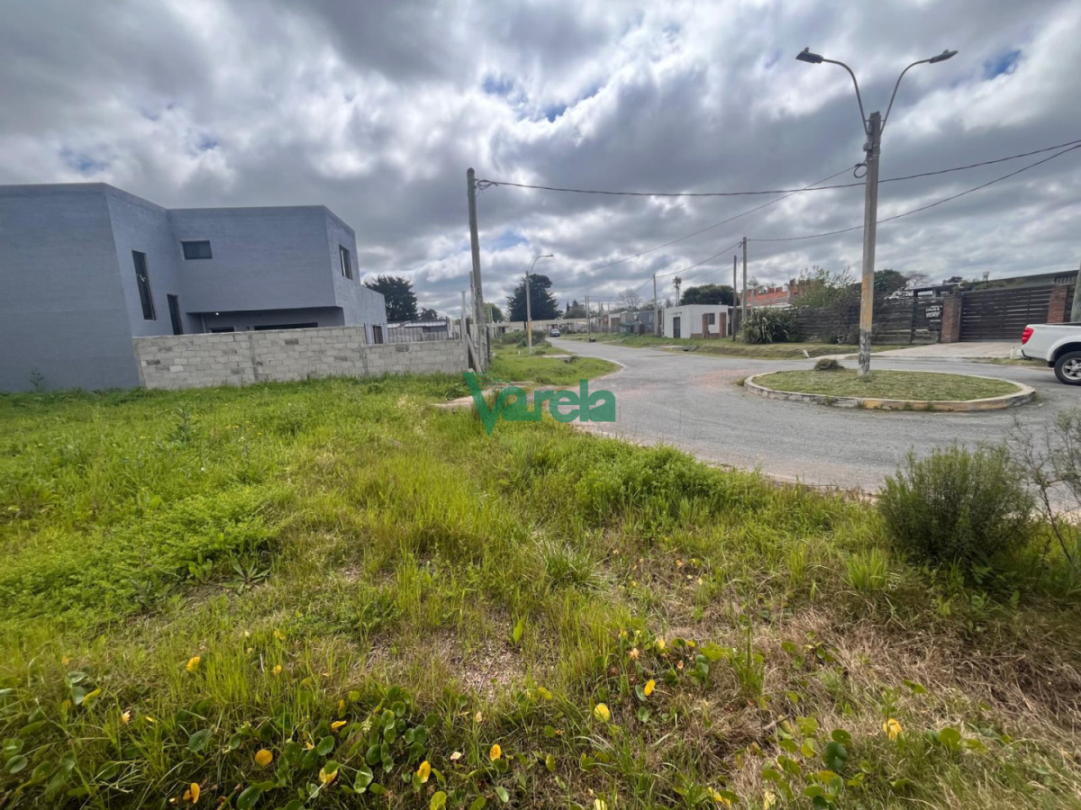Terreno ID.21150 - Venta de terrenos en Lagomar Nuevo Barrio proximo Shopping