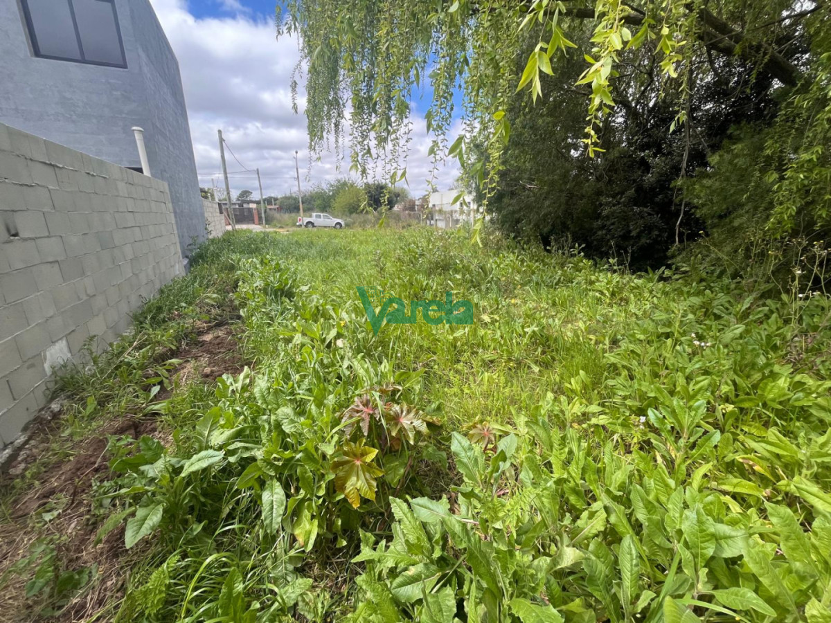 Terreno ID.21150 - Venta de terrenos en Lagomar Nuevo Barrio proximo Shopping