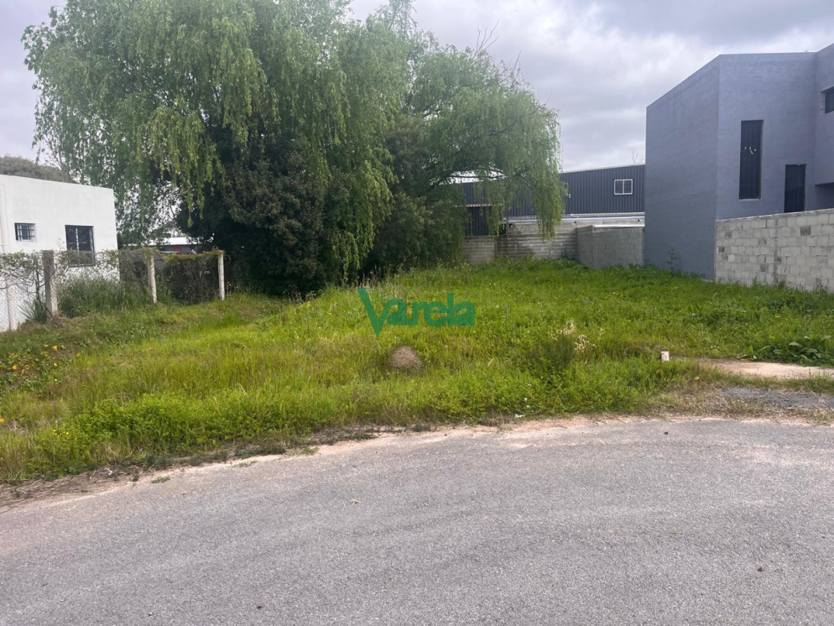Terreno ID.21150 - Venta de terrenos en Lagomar Nuevo Barrio proximo Shopping